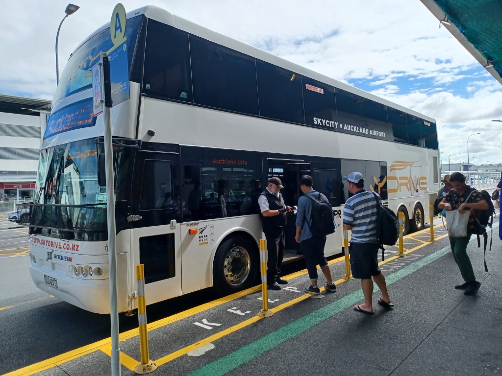Auckland Airport Bus - SkyDrive
